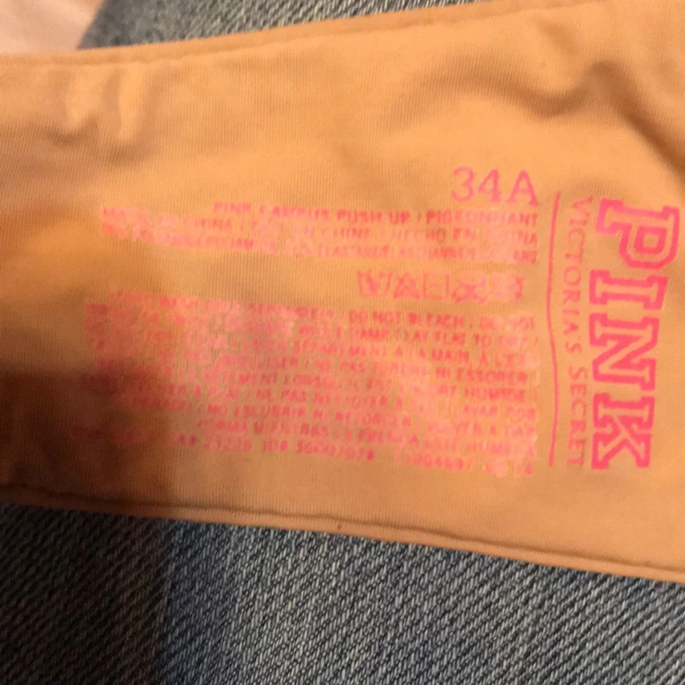 B3- Women’s PINK campus push up bra 34A